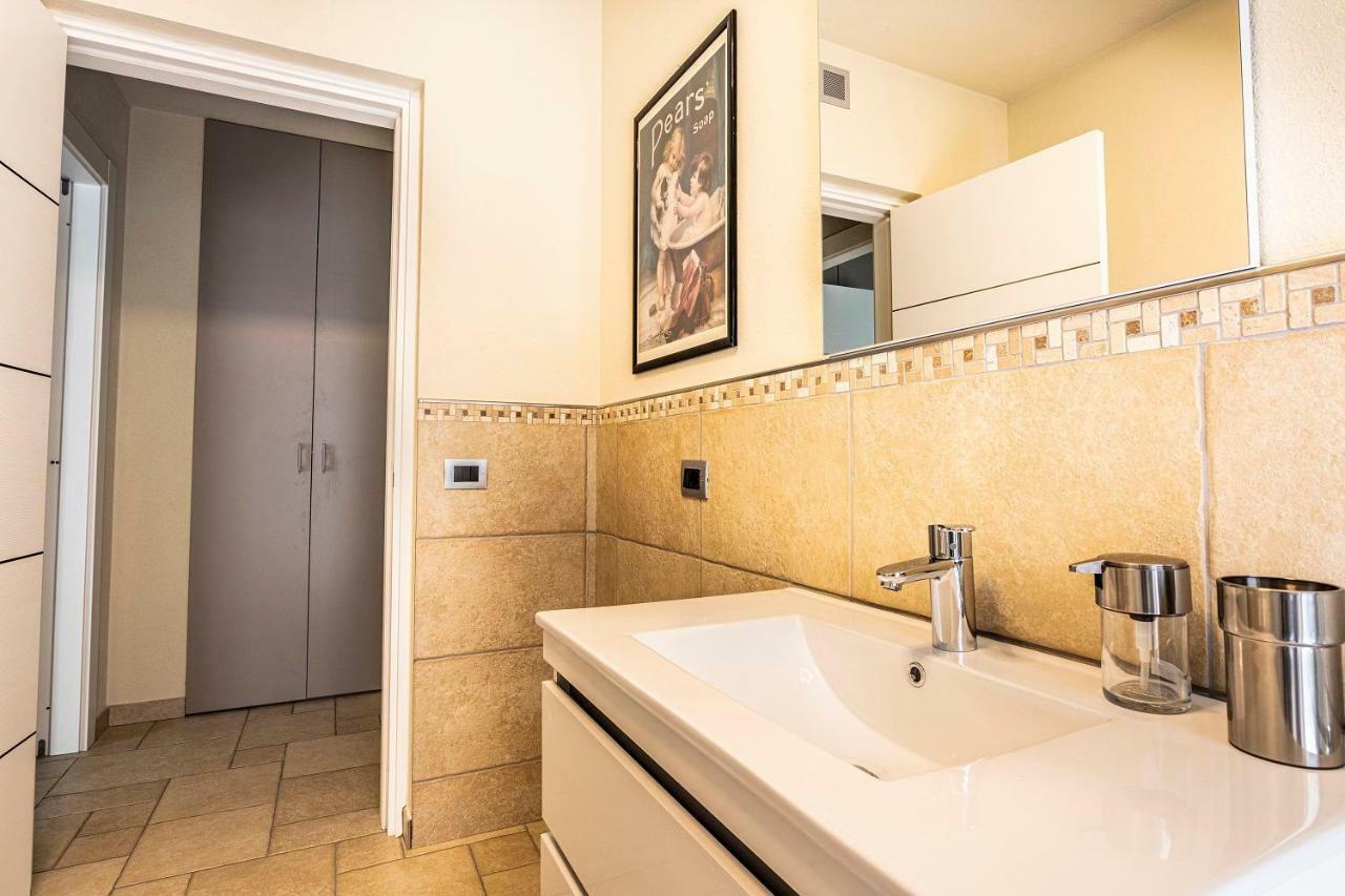 A&G Apartment Aosta - Elegante Casa 100 Mq Su Due Piani Con Wi-Fi-Giardino-Parcheggio Екстер'єр фото